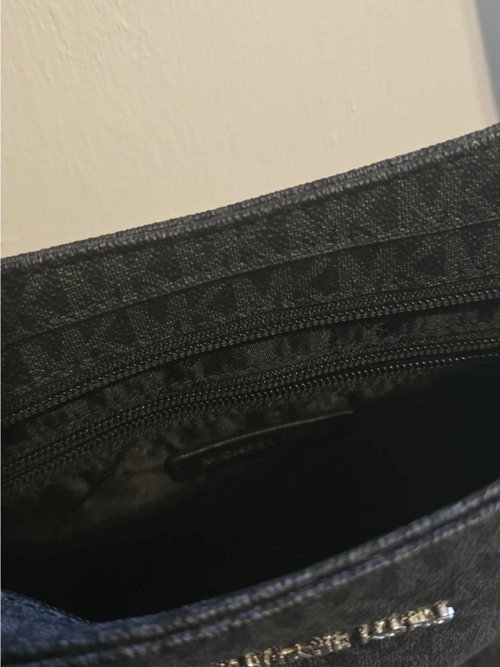 Michael Kors Black Signature Logo Crossbody
